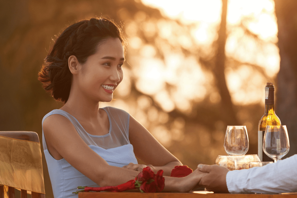 Smiling Filipina Date - 5 Secrets to Impress a Filipina on Your First Date - Blossoms Dating Blog