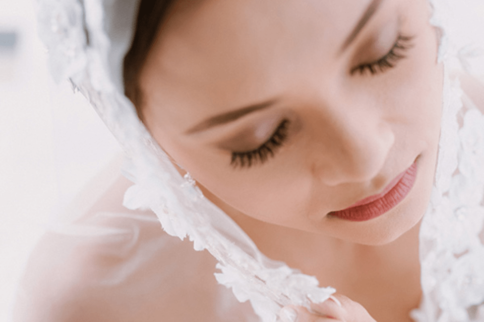 Traditional Filipino Woman with Mantilla - Courting Traditional Filipino Women - Blossoms Dating Blog