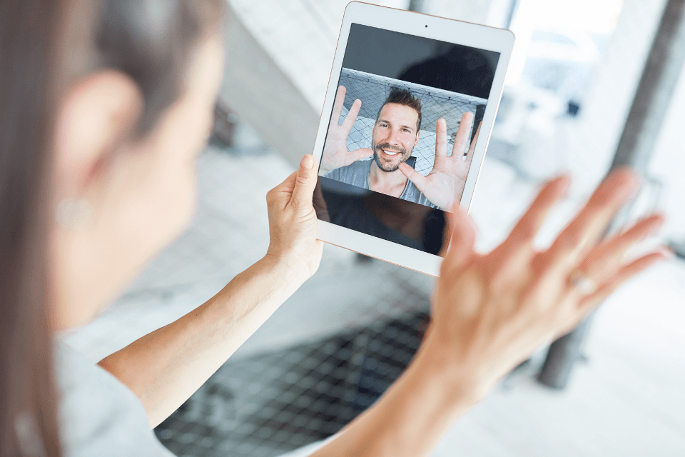 Long distance Filipina-Foreigner couple communicating via video chat.